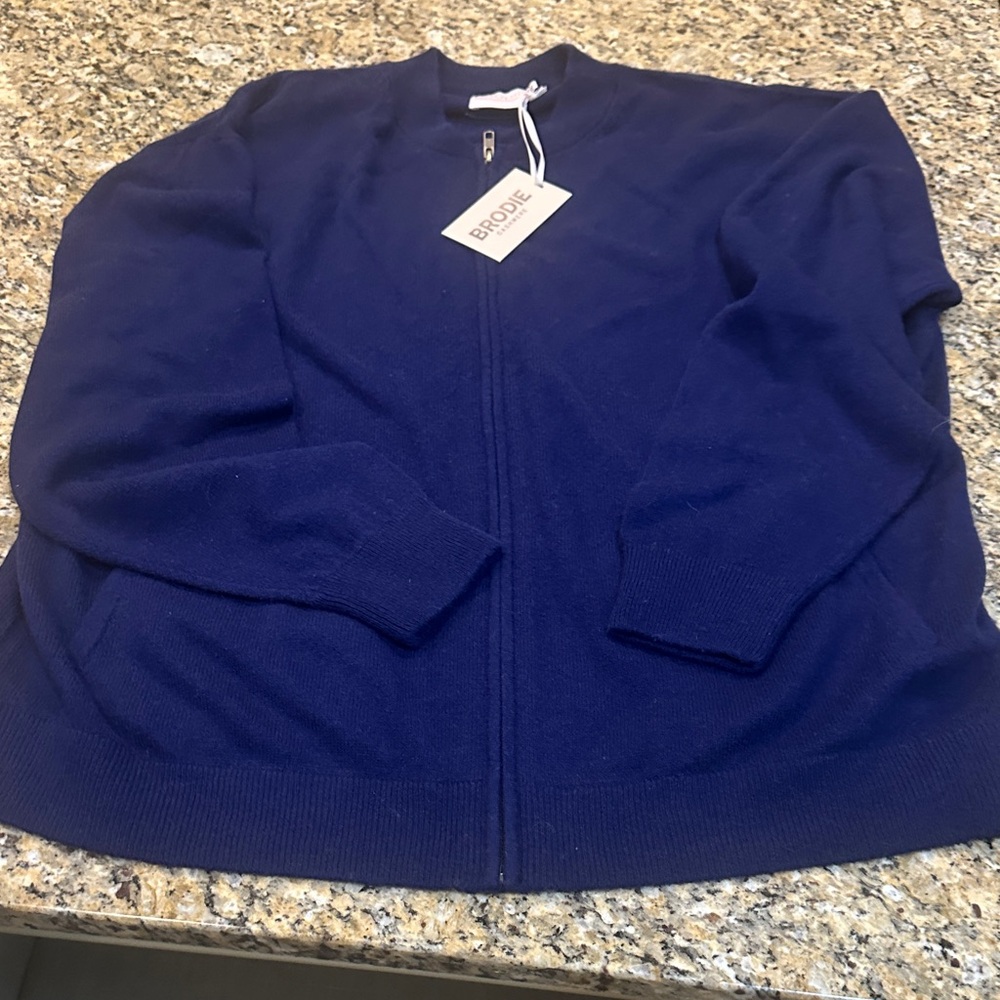 Brodie Cashmere Men's Cardigan in Navy Blue